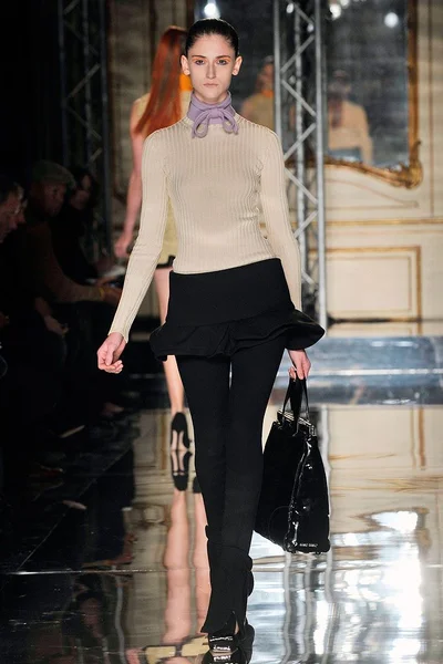 Look 13